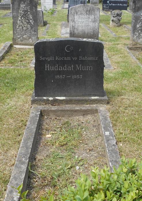 Hacıhəsənskis Grabstein auf dem Türkischen Friedhof in Berlin. Quelle: Foto...